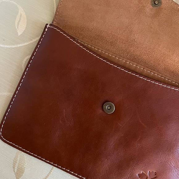 Patricia Nash Handbags - Patricia Nash clutch mint condition cognac color